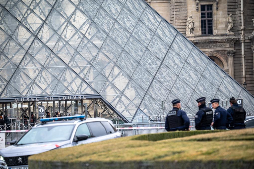 Dix ans de fraude au Louvre : 10 millions d&rsquo;euros volés, un réseau caché révélé