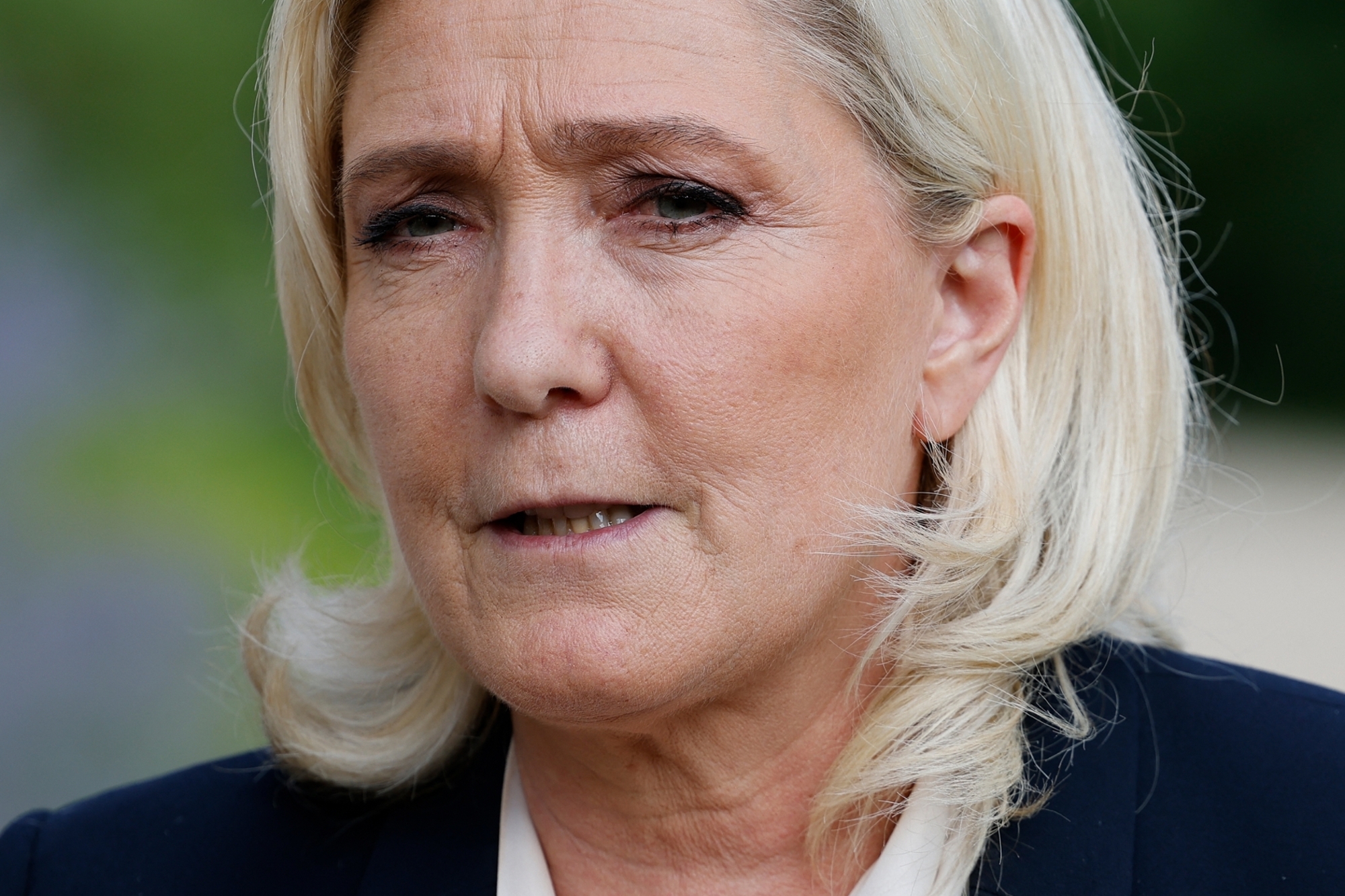 Le calme révolutionnaire : Marine Le Pen et le tournant inédit de son procès en appel