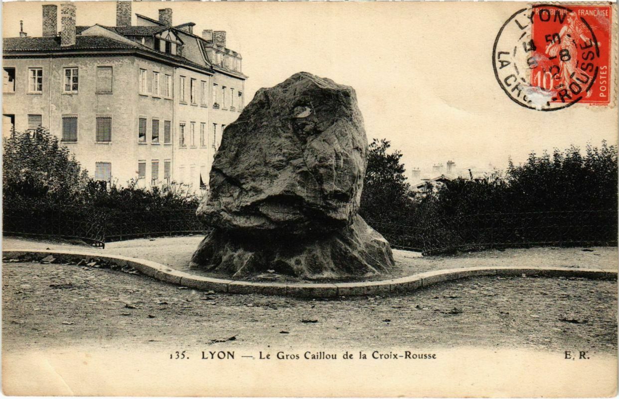 Le feu dans les rues de Lyon : la Croix-Rousse en danger après le défilé pour Quentin Deranque
