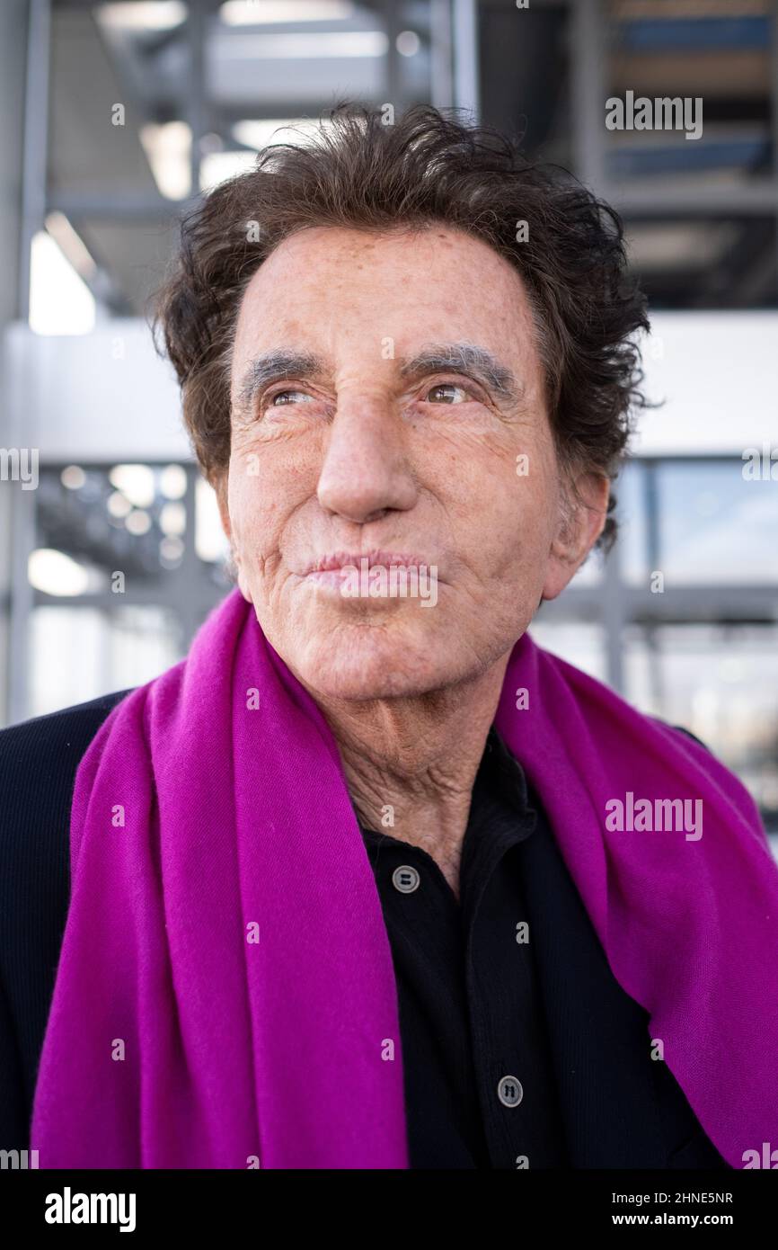 Le défi de l&rsquo;ancien ministre de la culture : Jack Lang refusa la file d’attente au cinéma MK2 Bastille