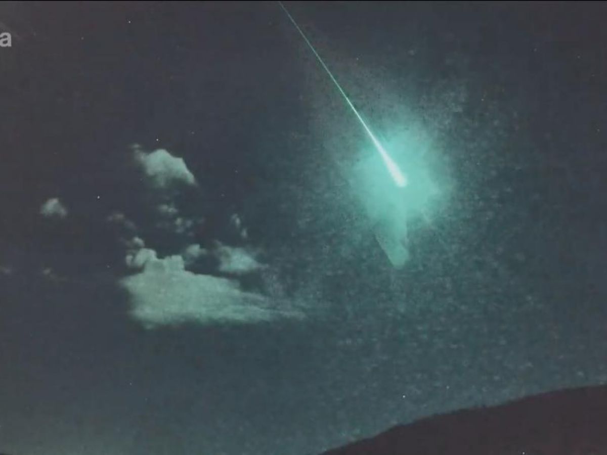Un bolide fulgurant éclaire le ciel de l&rsquo;Est : une boule de feu inattendue en Hauts-de-France
