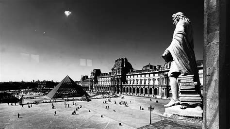 Le Louvre face à l&rsquo;ombre d&rsquo;un vol : 88 millions de bijoux disparus après des années de négligence