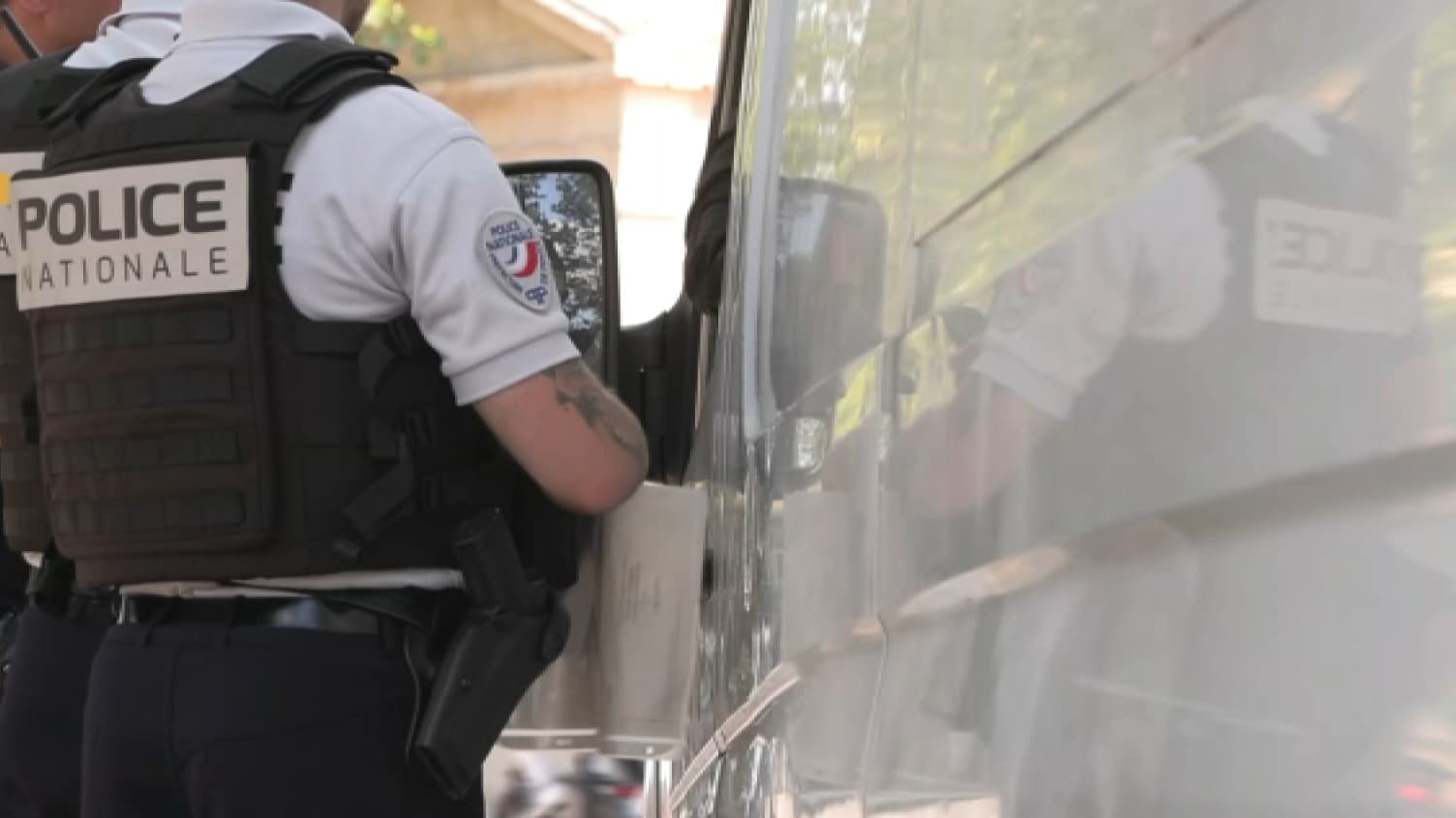 Rage sans limites : Adolescent condamné à quatre ans de prison après avoir traîné un agent municipal sur 30 mètres